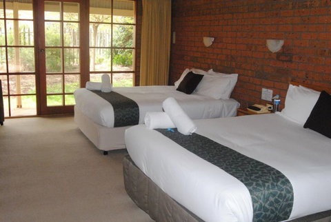 Grange Burn Motel - Accommodation Whitsundays 1