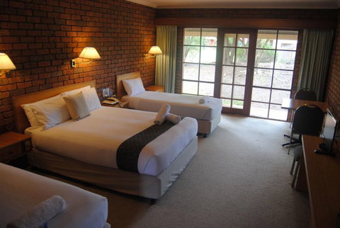 Grange Burn Motel - Accommodation Whitsundays 2