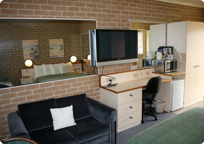 Grand Manor Motor Inn - Accommodation Whitsundays 3