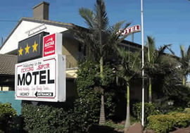 Flying Spur Motel - Accommodation Whitsundays 0