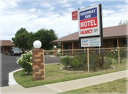 Highway Inn Motel - Accommodation Whitsundays 0