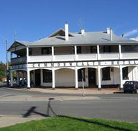 Commonwealth Hotel - Accommodation Whitsundays