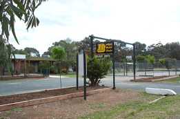 River Village Motel & Holiday Units - Accommodation Whitsundays 0