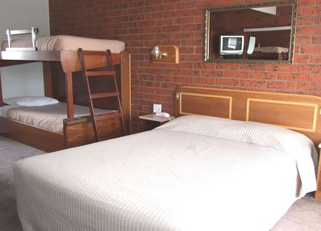 Abbotswood Motor Inn - Accommodation Whitsundays 1