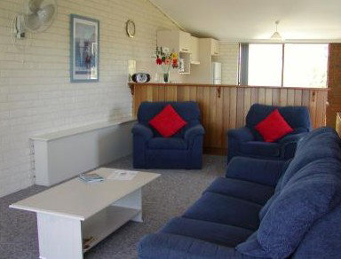 Penguin Mews - Accommodation Whitsundays 0