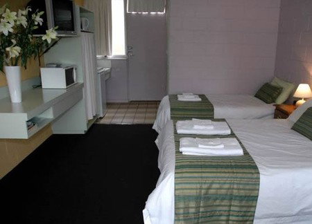 The Bay Motel - Safety Beach - Accommodation Whitsundays 2