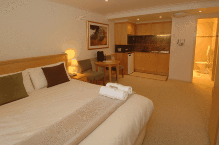 Breathtaker All Suite Hotel & Spa - Accommodation Whitsundays 4
