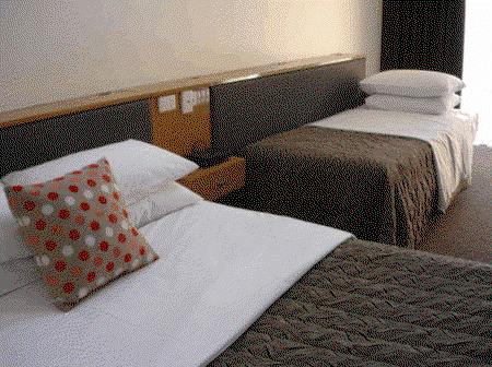 Burkes Hotel Motel - Accommodation Whitsundays 2