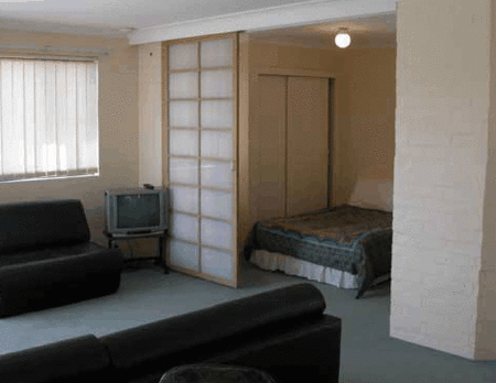 Cambridge Atrium - Accommodation Whitsundays 2