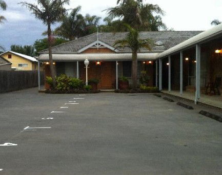 Best Western Coastal Waters Motor Inn - Accommodation Whitsundays 1