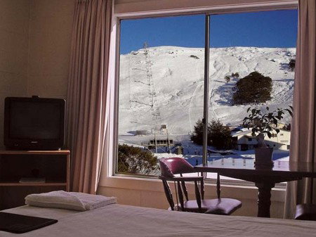 Falls Creek Hotel - Accommodation Whitsundays 1