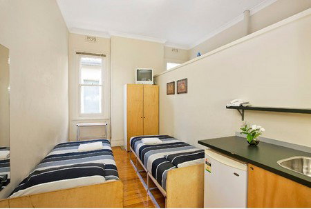 Cambridge Lodge - Accommodation Whitsundays 0