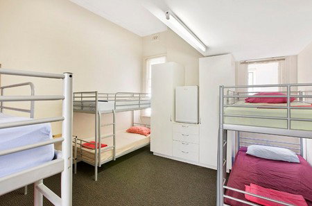 Cambridge Lodge - Accommodation Whitsundays 4