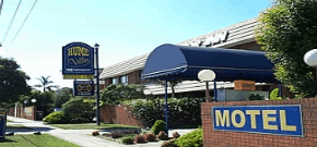 Hume Villa Motor Inn - Accommodation Whitsundays 0