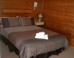 Paruna Motel - Accommodation Whitsundays 0