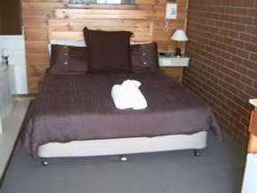 Paruna Motel - Accommodation Whitsundays 1