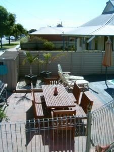 Paruna Motel - Accommodation Whitsundays 3