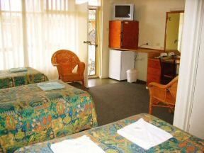 Pelican At Lakes Motel - Accommodation Whitsundays 3