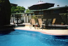Sun Centre Motel - Accommodation Whitsundays 0
