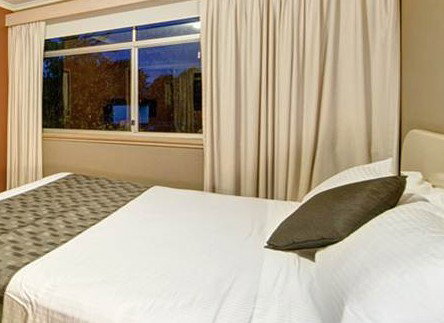 The Statesman Hotel - Accommodation Whitsundays 1
