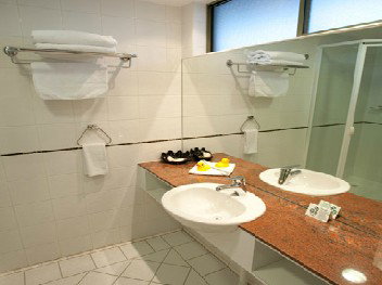 The Waverley International Hotel - Accommodation Whitsundays 2