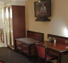 Best Western Plus All Settlers Motor Inn - Accommodation Whitsundays 2