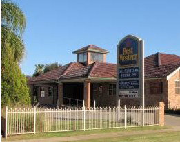 Best Western Plus All Settlers Motor Inn - Accommodation Whitsundays 3
