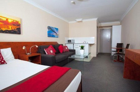 Central Railway Hotel - Accommodation Whitsundays 2