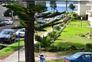 Manly Oceanside Accommodation - Accommodation Whitsundays 4