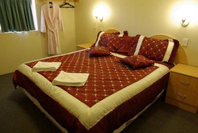 Sleep Express Motel - Accommodation Whitsundays 2