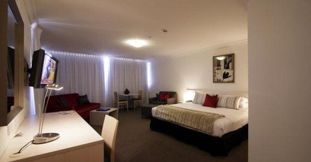 Townhouse Hotel - Accommodation Whitsundays 4