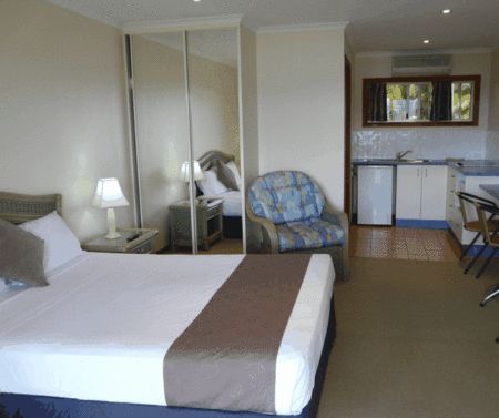 Sunlit Waters Studio Apartments - Accommodation Whitsundays 1