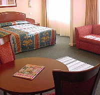 Embassy Motel - Accommodation Whitsundays