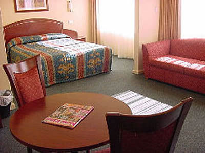 Embassy Motel - Accommodation Whitsundays 0