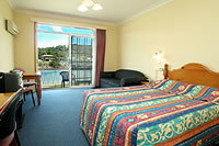 Clan Lakeside Lodge - Accommodation Whitsundays 2