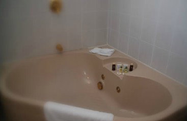 Oasis By The Lake - Accommodation Whitsundays 4
