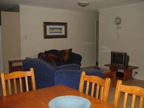Beachfront Towers - Accommodation Whitsundays 4