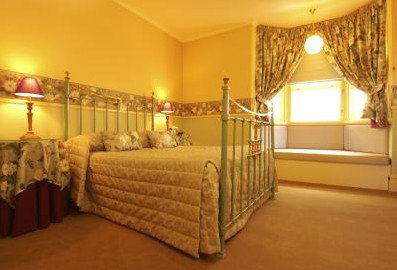 The Russell Hotel - Accommodation Whitsundays 0