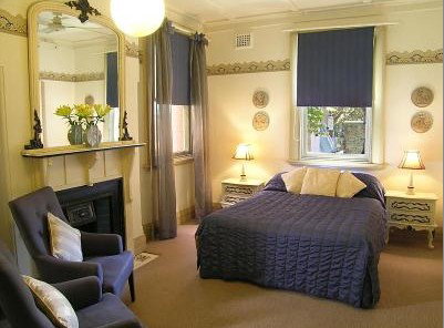 The Russell Hotel - Accommodation Whitsundays 5