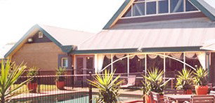 Bimet Executive Lodge - Accommodation Whitsundays 0