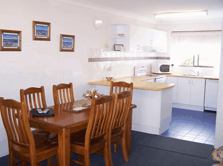 Peninsular Apartments - Accommodation Whitsundays 4