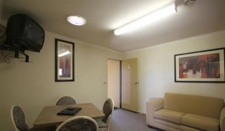 Araluen Motor Lodge - Accommodation Whitsundays 3