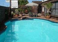 Chalet Motor Inn - Accommodation Whitsundays 2