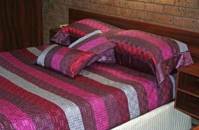 Bayside Motel - Accommodation Whitsundays 1