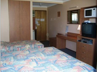 Bridge View Motel - Accommodation Whitsundays 2