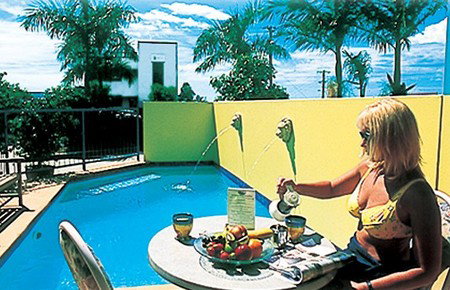 Caribbean Motel - Accommodation Whitsundays 1