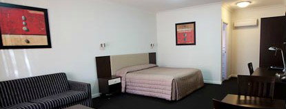 Charles Sturt Motor Inn - Accommodation Whitsundays 0
