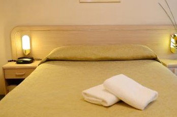 Motel 10 Motor Inn - Accommodation Whitsundays 3