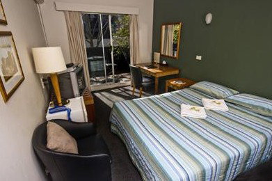 City Crown Lodge - Accommodation Whitsundays 3