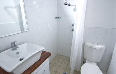 City Crown Lodge - Accommodation Whitsundays 4